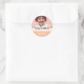 Peach Modern Script naam & aangepaste foto Ronde Sticker (Tas)