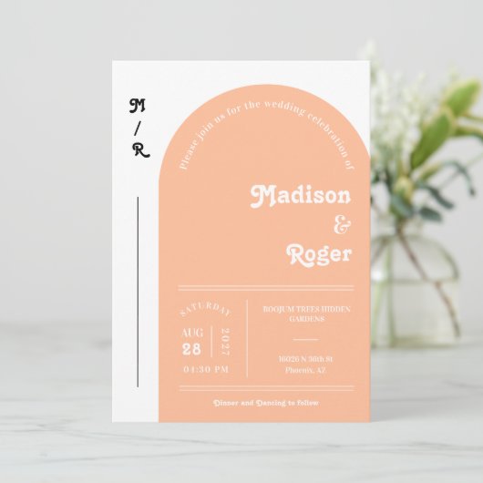 Peach Retro Arch Foto QR Code RSVP Groovy Kaart (Staand voorkant)