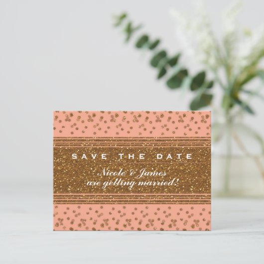 Peachy Pink & Gold Confetti Save The Date Briefkaa Aankondigingskaart (Staand voorkant)