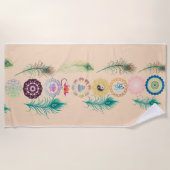 Peacock Feather Serenity: Mandala Beach Towel Strandlaken (Voorkant)