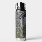 Peacock Feathers and Gothic Windows Waterfles (Voorkant)