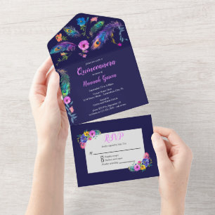 Peacock Feathers & Flowers Quinceañera Dark Paarse All In One Uitnodiging