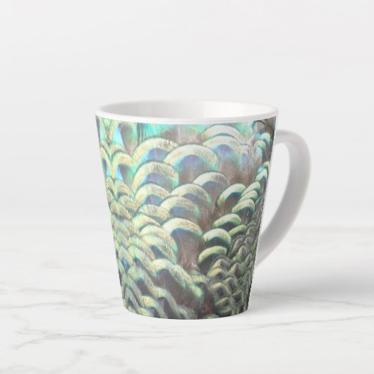 Peacock indonésien Plumes Latte Mug (Angle droit)