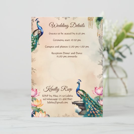 Peacocks koninklijke tuin Indiase bruiloft Kaart (Staand voorkant)