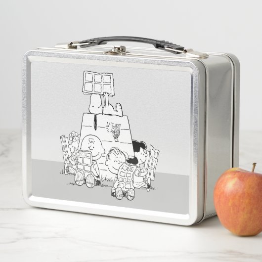 Peanuts Gang Reading Comics (In situ)