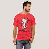 Peanuts | Snoopy Making the Catch T-shirt (Voorkant volledig)