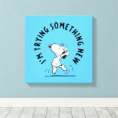 Peanuts | Snoopy probeert iets nieuws Canvas Afdruk (Insitu (Houten vloer))