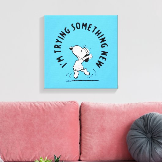 Peanuts | Snoopy probeert iets nieuws Canvas Afdruk (Insitu (Woonkamer))