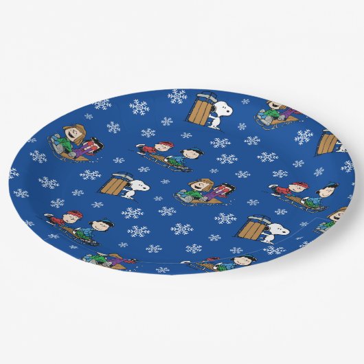 Peanuts | Winter Sleding Fun Patroon Papieren Bordje (Gekanteld)