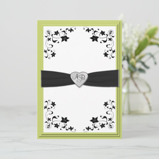 Pear Green en Black Monogrammed Invitation Kaart (Staand voorkant)