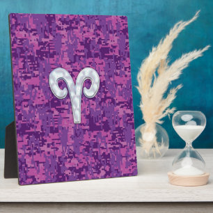 Pearl like Aries Zodiac Sign on Digital Camo Fotoplaat