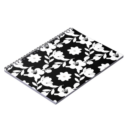 Pearls in witte bloemen op zwart notitieboek (Linkerzijde)