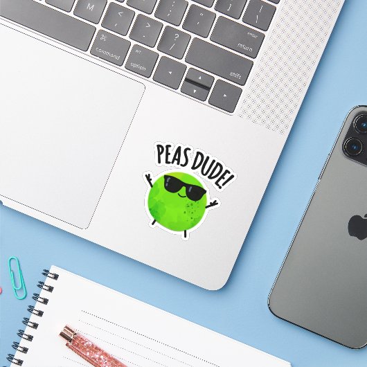 Peas Guy Funny Veggie Pea Pun Sticker (Laptop met iPhone)