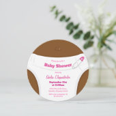 Peau Brown et couche rose| Invitation Baby shower (Debout devant)