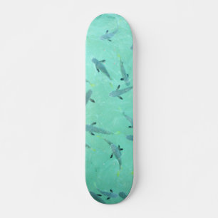 Pêche fidjienne nageant en skateboard d'eau bleu c