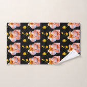 Pêcher orchidée sur serviette noire posée (Serviette à main)