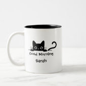 Peeking Black Cat Mok – Custom Text Coffee Cup (Links)