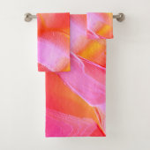 Peerroze en oranje gepolijst gesteente bad handdoek (Insitu)