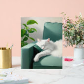 Peinture de chat dormant sur un canapé vert (Mariage)