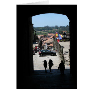 Pèlerins entrant dans la carte de Santiago