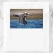 Pelican in vlucht rechthoekige sticker (Tas)