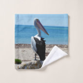 Pelican On Beach Rock, Serviette De Bain (Gant de toilette)
