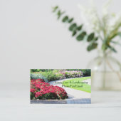 Pelouse de jardin et carte de visite anglais (Debout devant)