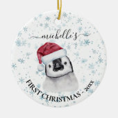 Penguin Baby First Kerstmonogram Naam Keramisch Ornament (Voorkant)
