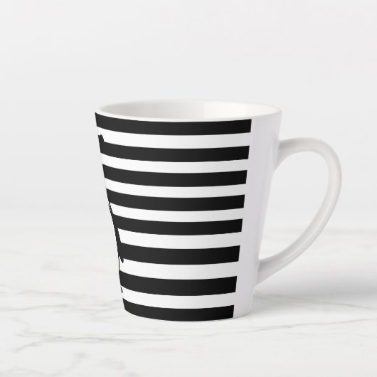 Penguin Black en White Striped Monogram Latte Mok (Rechts)