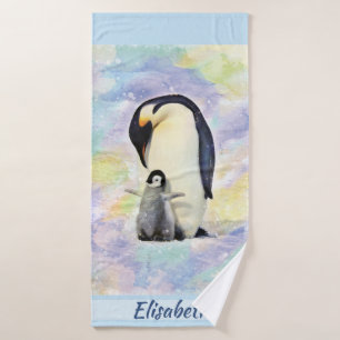 Penguin empereur avec la couleur d'eau de la pouss