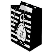 Penguin en Stripes Medium Cadeauzakje (Voorkant Gekanteld)