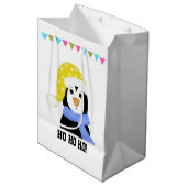 Penguin in Holiday Pet en Scarf Medium Cadeauzakje (Voorkant Gekanteld)
