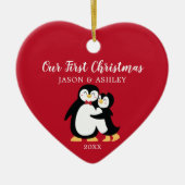Penguin Love ons First Kerstfeest Keramisch Ornament (Voorkant)