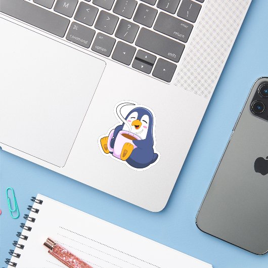 Penguin met Cup Sticker (Laptop met iPhone)