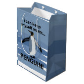 Penguin Schattige Bird Grappig Verjaardagsfeest Medium Cadeauzakje (Achterkant Gekanteld)