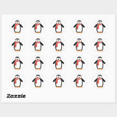 Penguin Wrapped in Red Scarf Ronde Sticker (Vel)