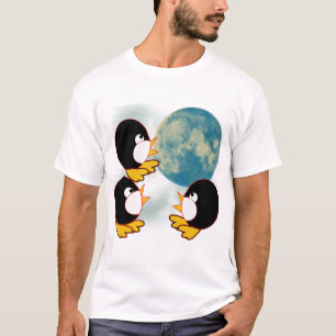 Penguins Howling bij de maan T-shirt
