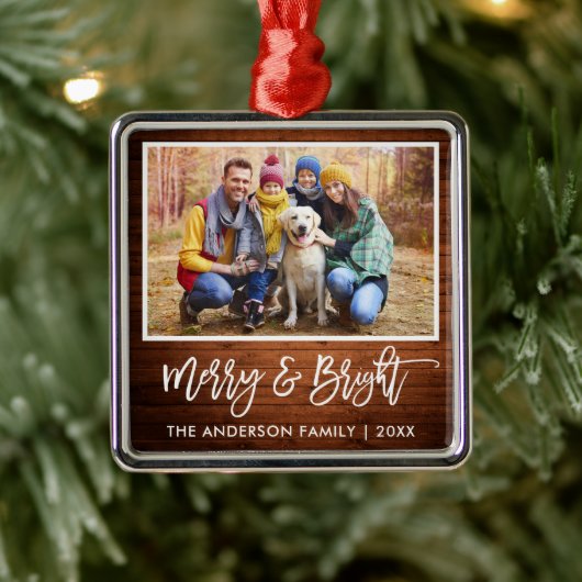 Penseel Script Rustic Wood Merry and Bright Family Metalen Ornament (Boom)