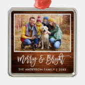 Penseel Script Rustic Wood Merry and Bright Family Metalen Ornament (Voorkant)