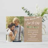 Penseelscript Eucalyptus Lights Kraft Foto Save The Date (Staand voorkant)