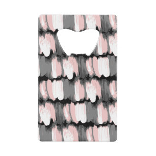 penseelstreken, grijs-roze decor. kredietkaart flessenopener