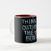 PENSEZ À L'EXTÉRIEUR DE LA BOÎTE - BEAU SLOGAN MUG (Devant gauche)