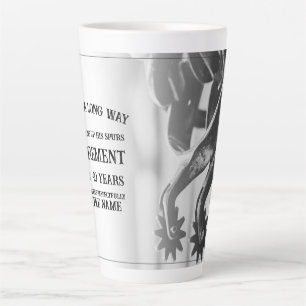 Pensioen aankondiging met oude sporen latte mok