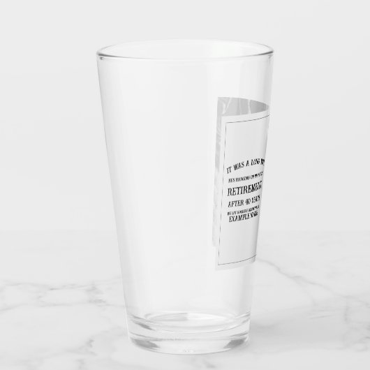 Pensioenaankondiging met oude sporen glas (Rechts)