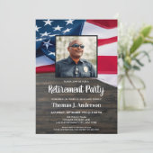 Pensioenfoto van politieagent met Amerikaanse vlag Kaart (Staand voorkant)