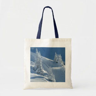 Pente neigeuse et Sac fourre-tout des pins