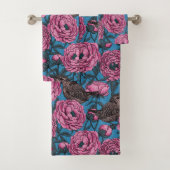 Peonies en bomen op blauw bad handdoek (Insitu)