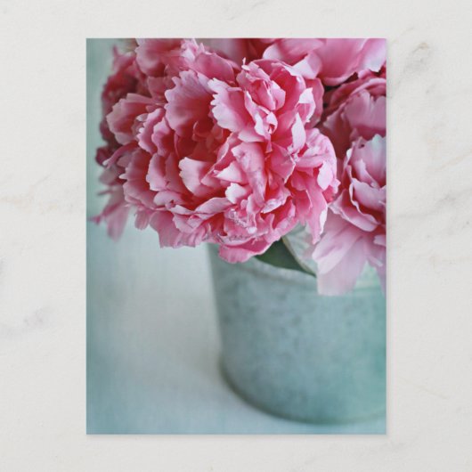 Peonies op de tabel briefkaart (Voorkant)