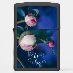 Peony bloemen na regen