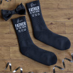 Père de la mariée Chaussettes Mariages noires<br><div class="desc">Quel père de la mariée n'adorerait pas une paire de chaussettes mariages en noir et blanc comme cadeau de remerciement? Je n'en connais pas un qui ne le serait pas ! Ajoutez son nom et votre date de mariage et préparez-vous à prendre une photo du regard de joie sur son...</div>